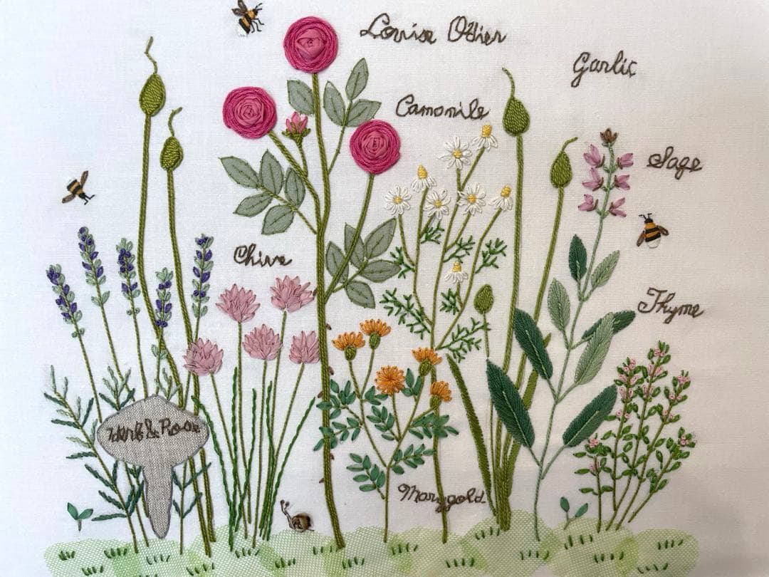 青木和子　刺繍　完成品　「ローズ&ハーブガーデン」　バラの咲く庭　⑩
