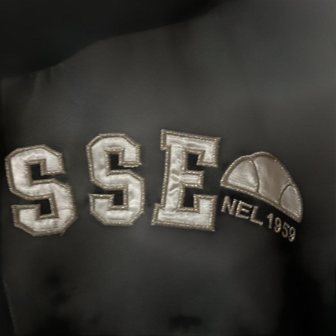 ELLESSE ジャージセットアップ ブラック パンツバックロゴ刺繍レディースＭ