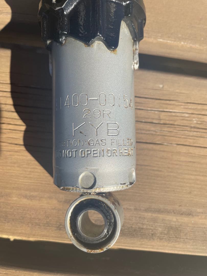 KYB カヤバ TGS325 リアサスペンション SR400