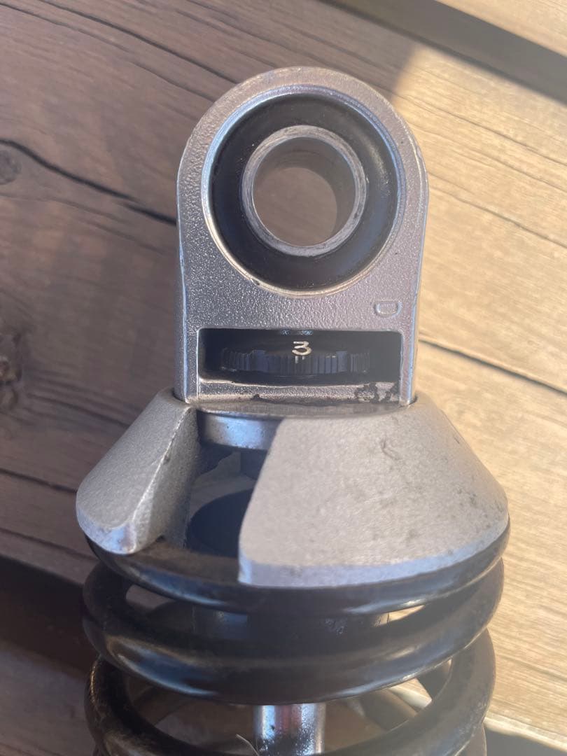 KYB カヤバ TGS325 リアサスペンション SR400