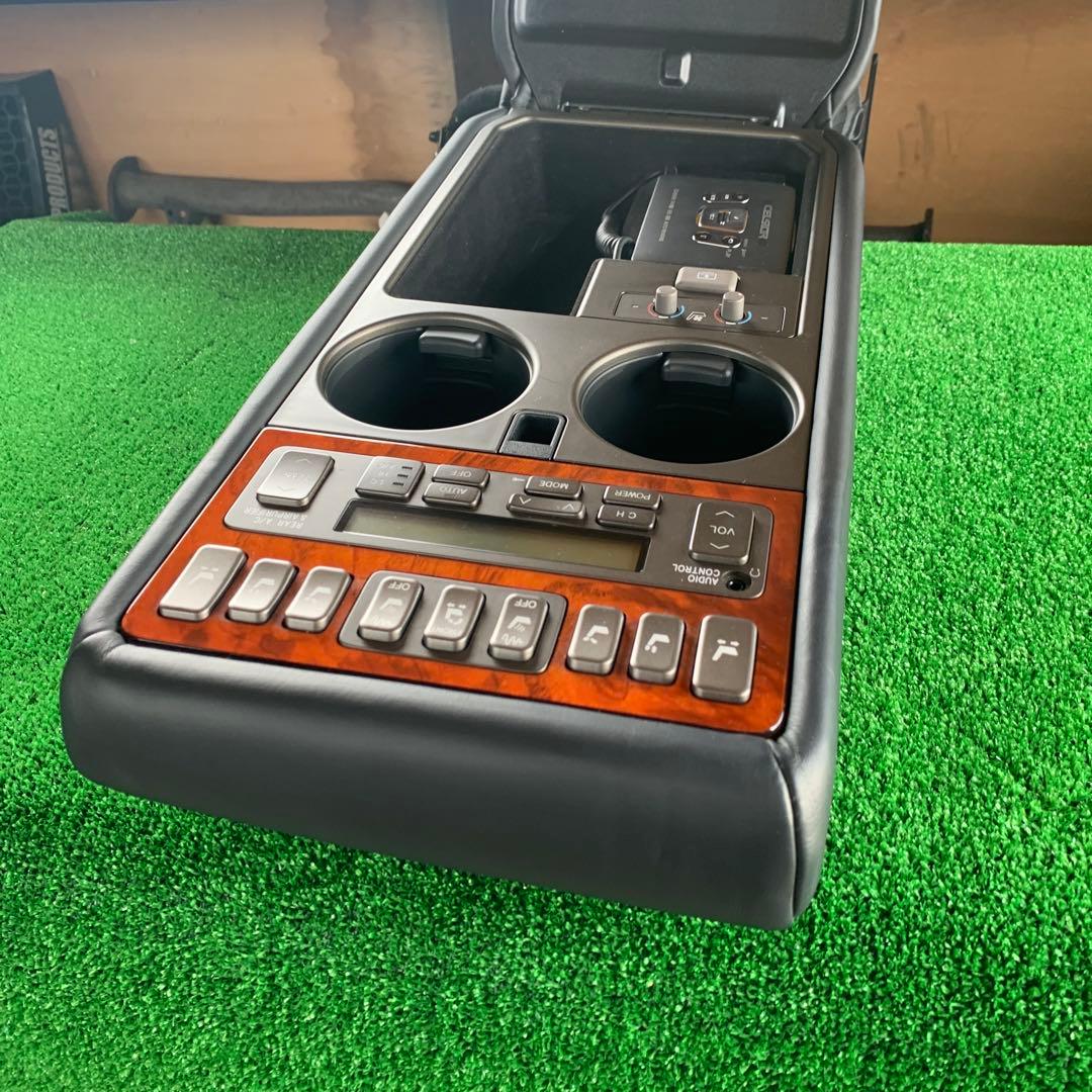 シーマくん　セルシオ　純正リアセンターコンソールスイッチ付き　中古品