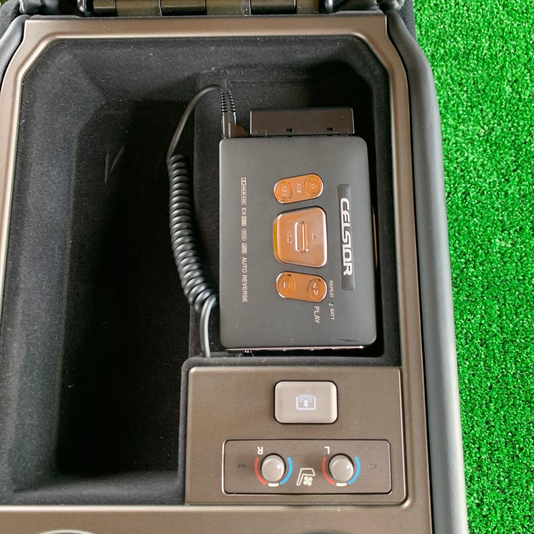 シーマくん　セルシオ　純正リアセンターコンソールスイッチ付き　中古品