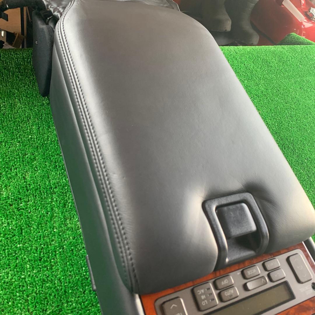 シーマくん　セルシオ　純正リアセンターコンソールスイッチ付き　中古品