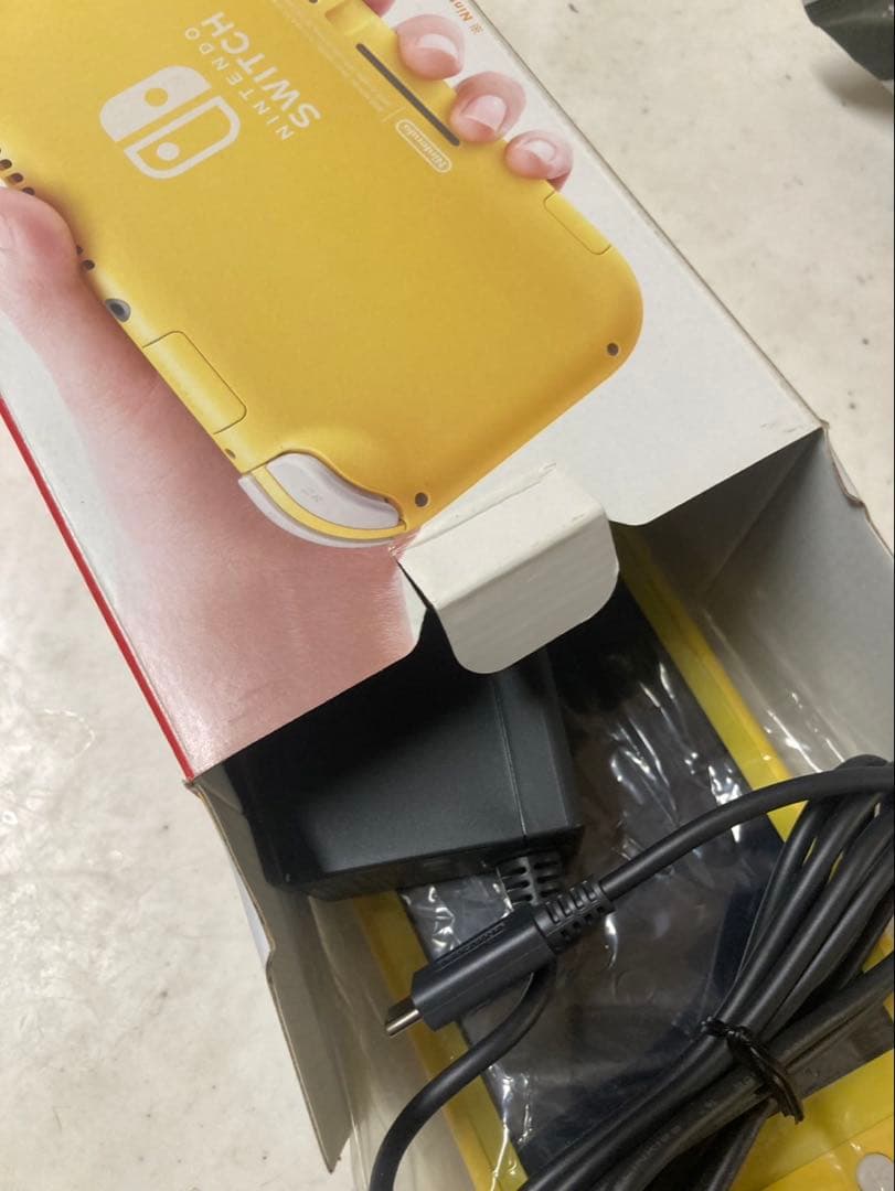 Nintendo Switch Lite イエロー 未使用