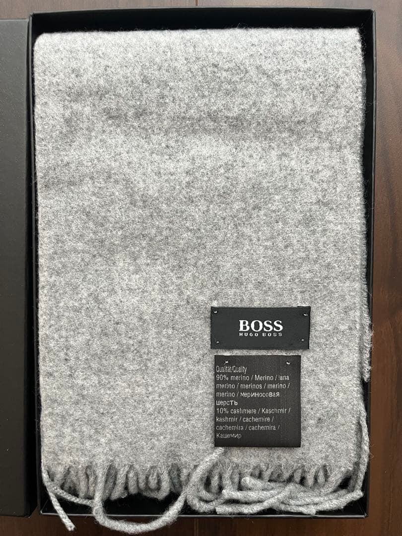 新品未使用★hugo boss マフラー メンズ　箱入り