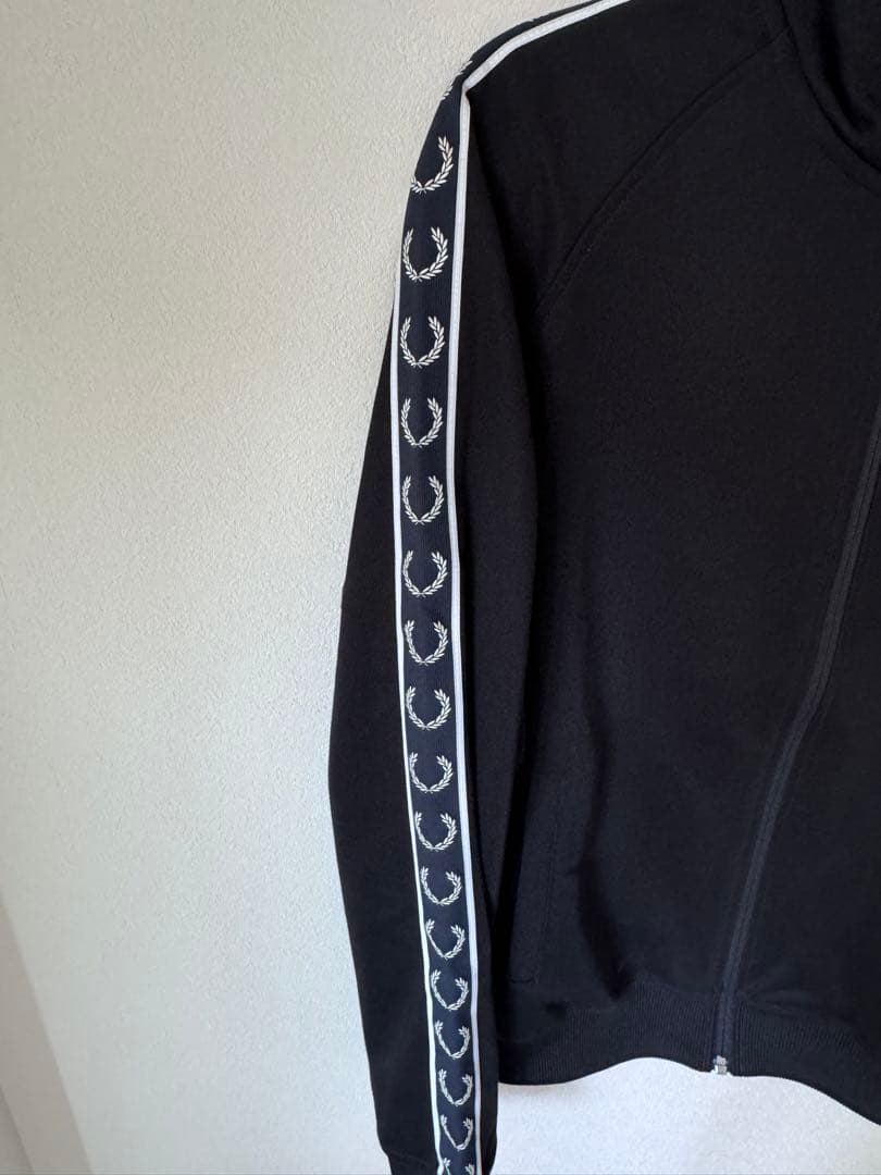 【フレッドペリー】Track Jacket 　ネイビー　 Sサイズ
