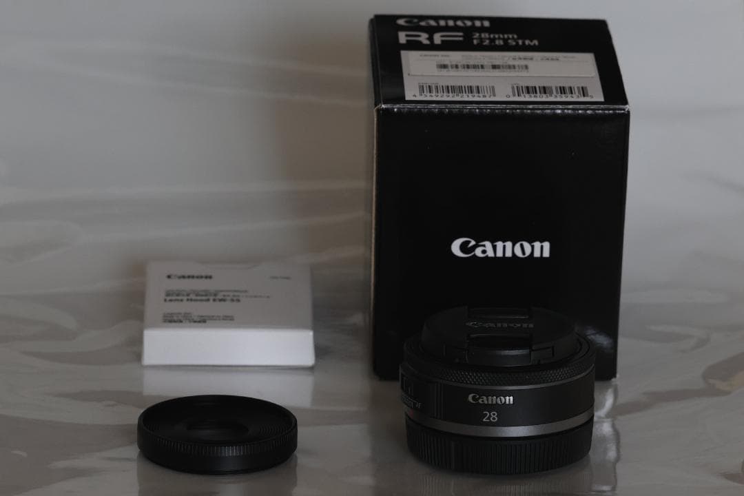 Canon RF 28mm F2.8 STM レンズ フード付き