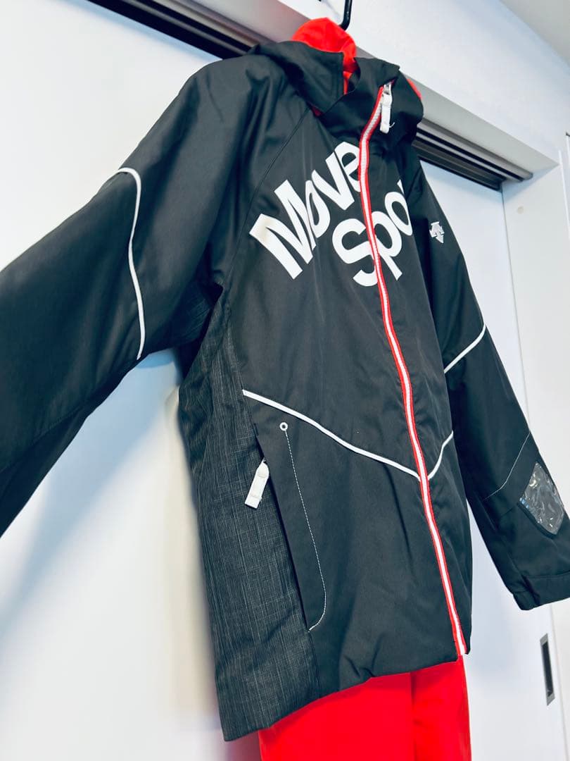 【美品/クリーニング済】デサントMove Sport 子ども用スキーウェア