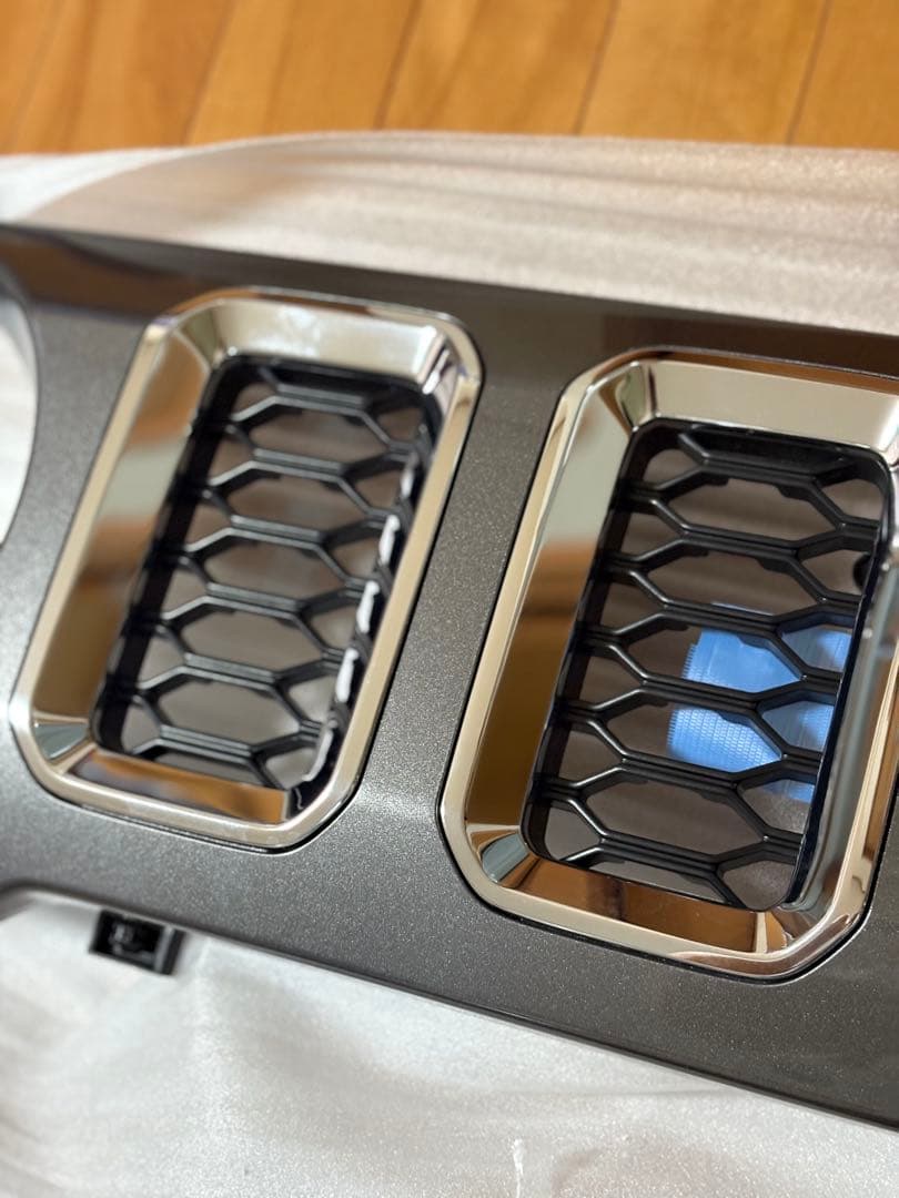 SUZUKI ジムニーノマド 純正フロントグリル