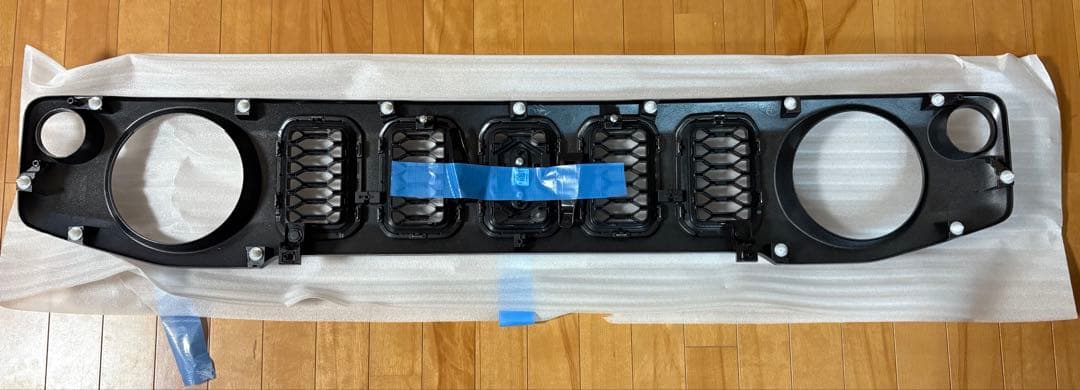 SUZUKI ジムニーノマド 純正フロントグリル