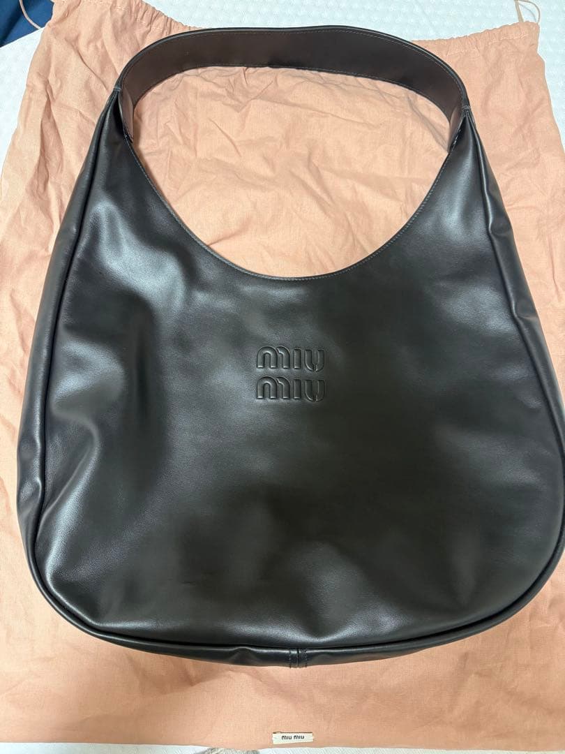 即日発送【正規品】miumiu レザーホーボーバッグ