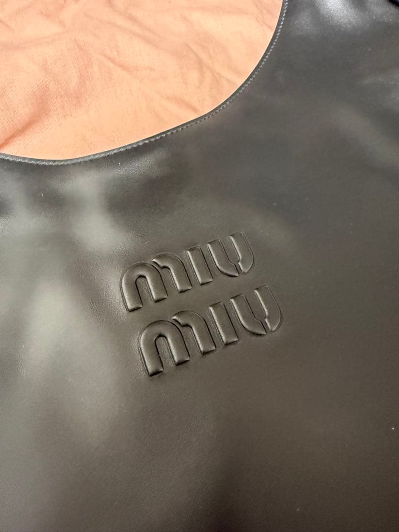 即日発送【正規品】miumiu レザーホーボーバッグ