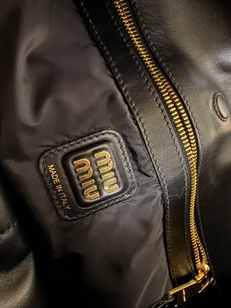 即日発送【正規品】miumiu レザーホーボーバッグ