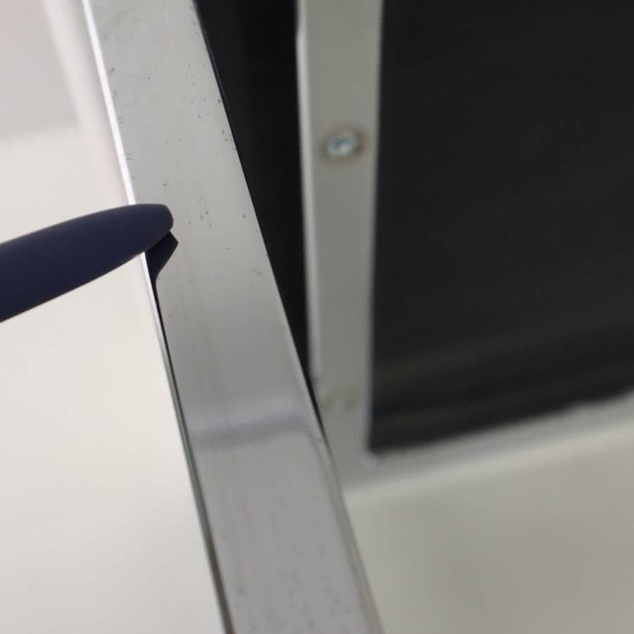 値下げカッシーナイクスシー取扱 ドイツ製 デコワルター レザースツール ホワイト