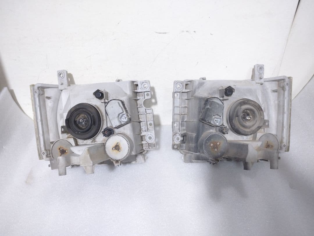 ISUZU！フォワード・エルフに！左右ヘッドライトセット！イスズ