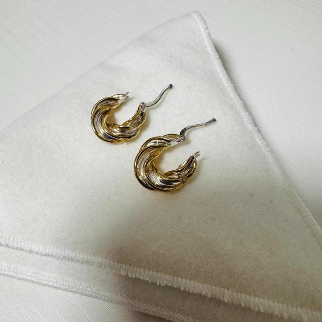 【箱付】BOTTEGA VENETA フープ　ピアス　ツイスト　Ag925