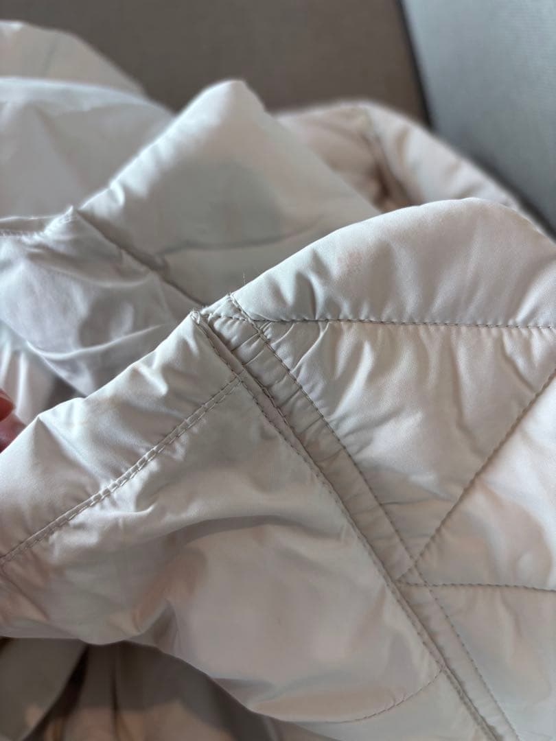 ルルレモン　ダウンベスト