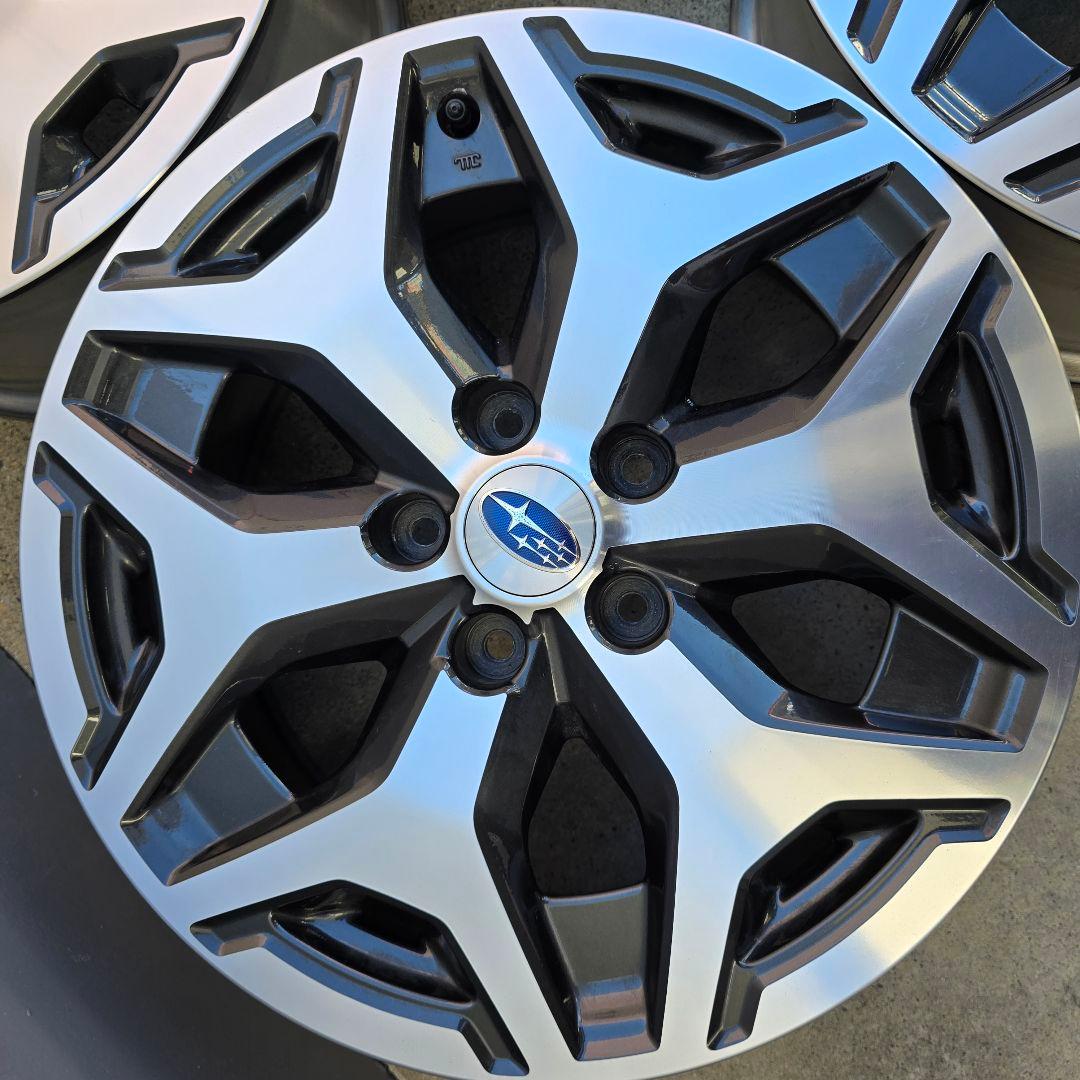 フォレスターSK系 純正17インチホイール 17X7J 5H 114.3 +48