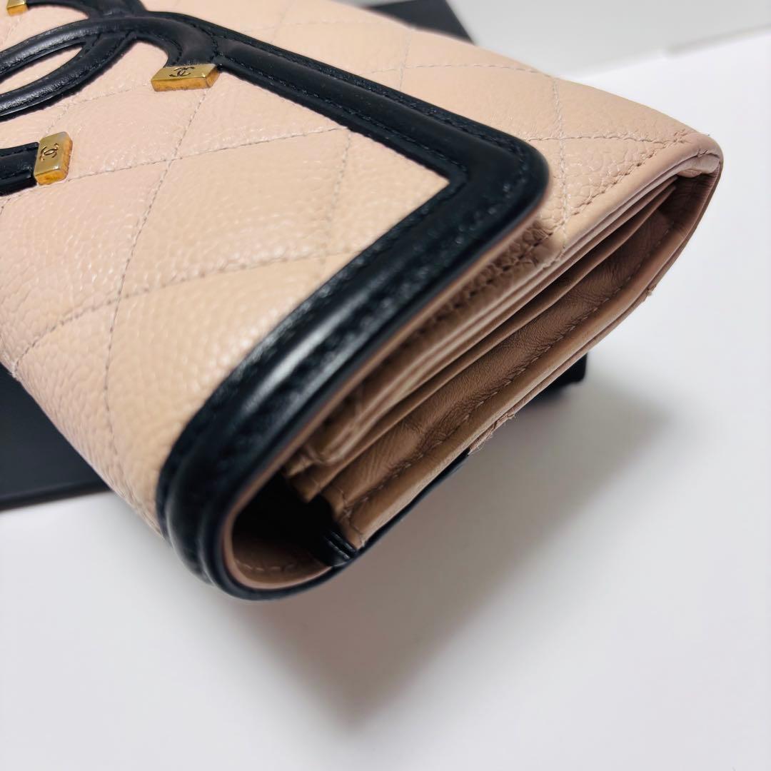 【美品】シャネルキャビアスキン　CCフィリグリー　長財布　カード・シールあり