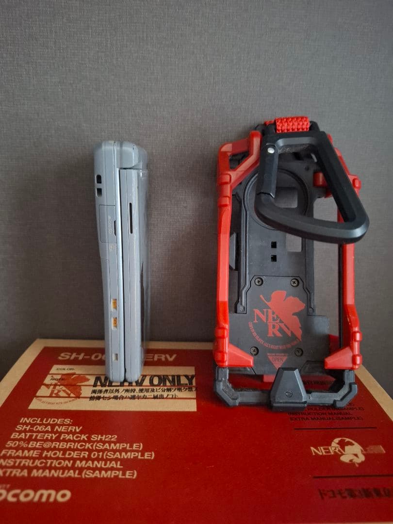 エヴァンゲリオンガラケー　SH-06A　NERV　限定品