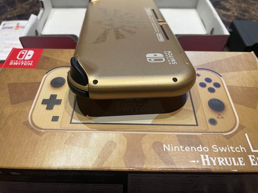 今だけお買い得✨Switch Switch Lite本体 ハイラルエディション