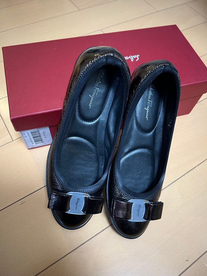 フェラガモ 23cm 黒　フラットシューズ　パンプス　入学式　ドリー