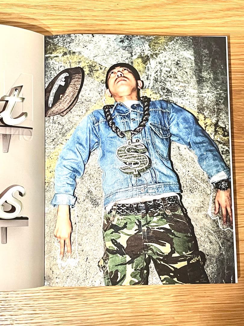 【希少】Sotheby's NIGO ONLY LIVES TWICE 図録