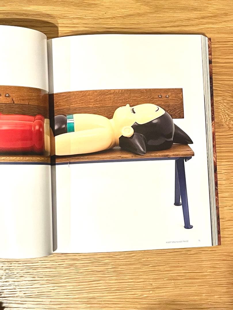 【希少】Sotheby's NIGO ONLY LIVES TWICE 図録