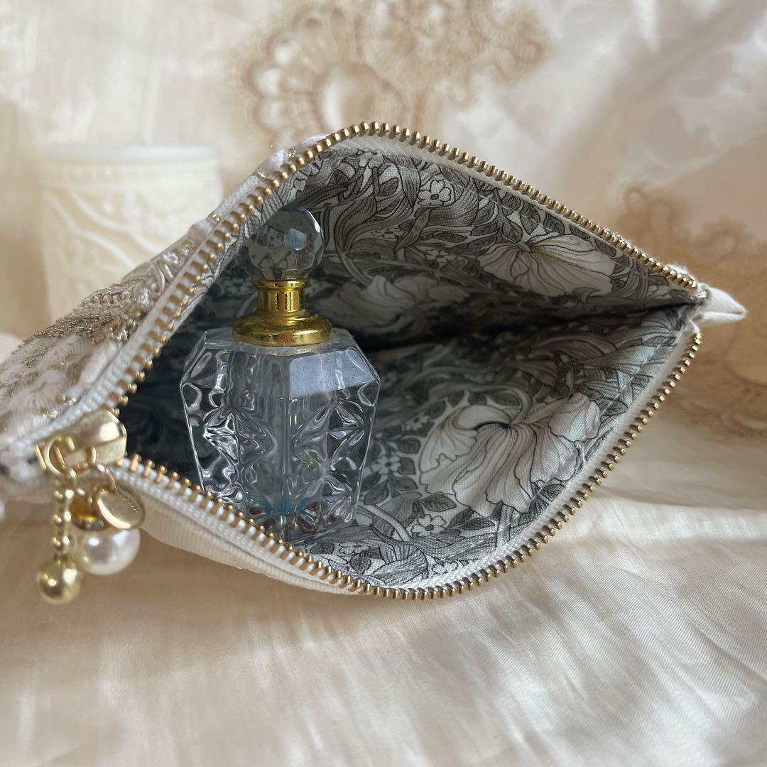 インド刺繍リボンテトラポーチ