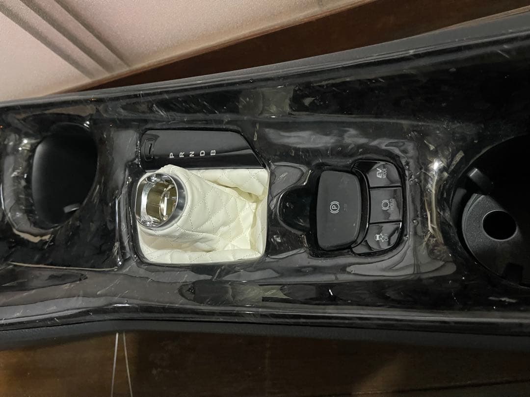 c-hr センターコンソール ブラック フォージドカーボン 　nao70専用