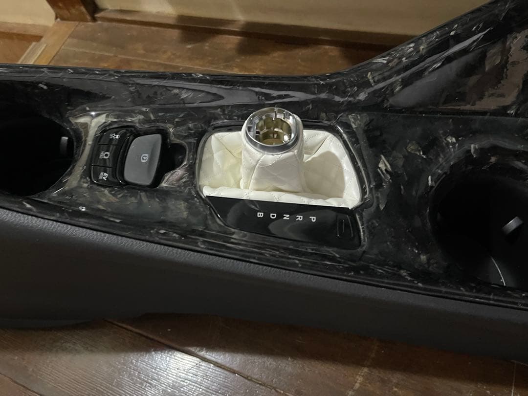 c-hr センターコンソール ブラック フォージドカーボン 　nao70専用