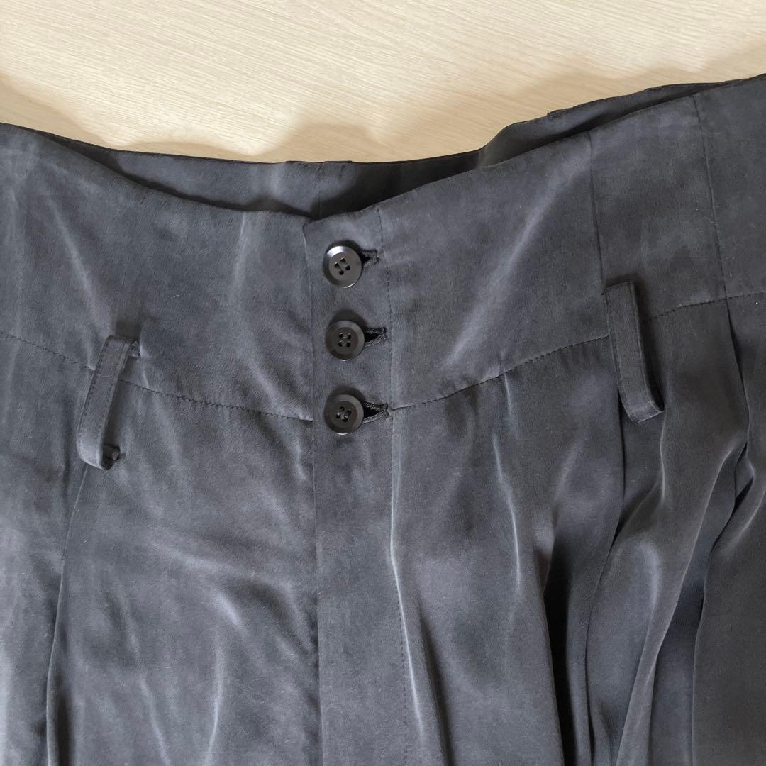ヨージヤマモト　　 黒のプリーツキュロットパンツ