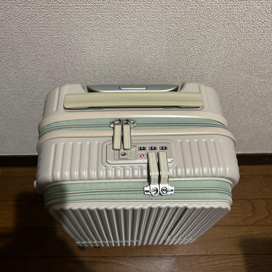 イノベーター キャリーバック　スーツケース 21L 機内持込OK