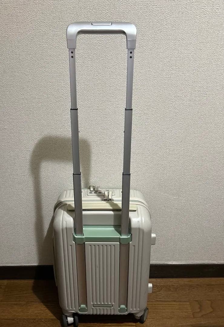 イノベーター キャリーバック　スーツケース 21L 機内持込OK