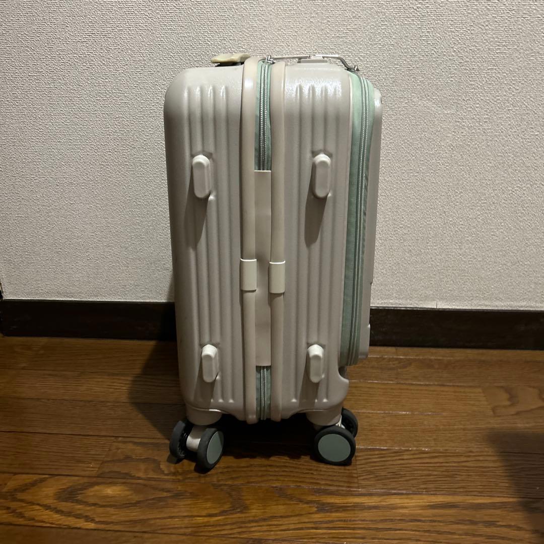 イノベーター キャリーバック　スーツケース 21L 機内持込OK