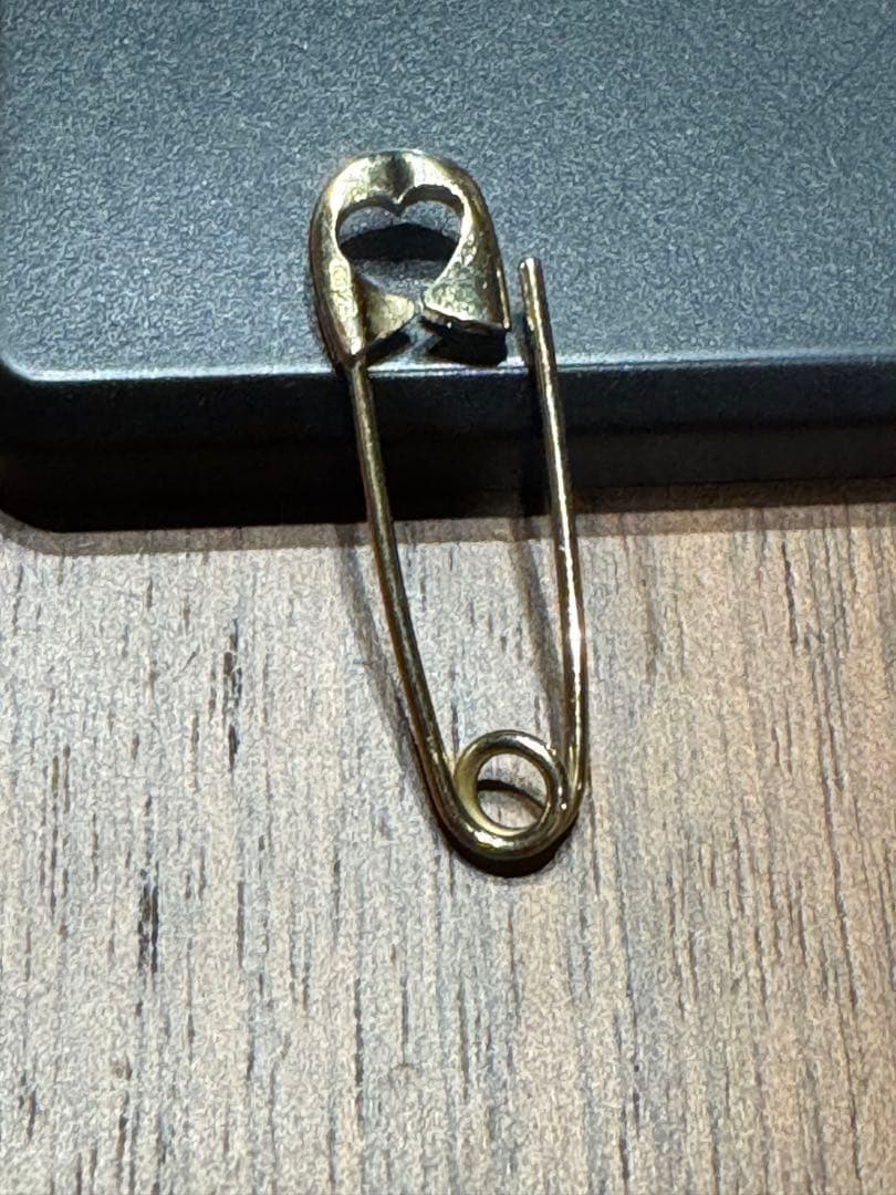 K18 イエローゴールド　安全ピン　ピアス　ボディピアス