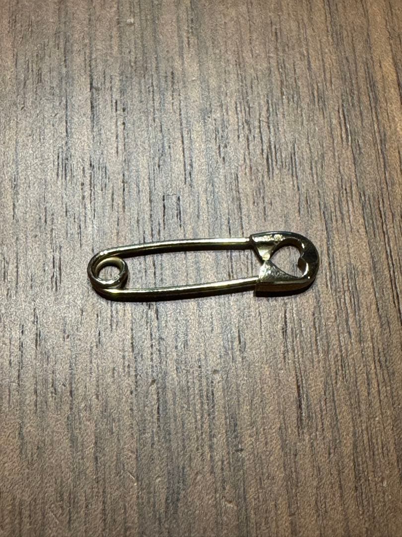 K18 イエローゴールド　安全ピン　ピアス　ボディピアス