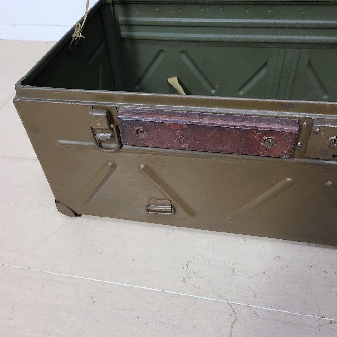く*ま様 旧日本軍 将校用トランク 金属製 当時物
