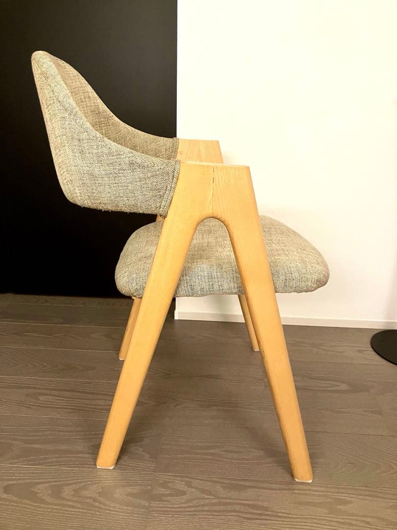 美品 天然木 無垢 ダイニングチェア 椅子 一脚 ブラス 木製脚 ベージュ張地