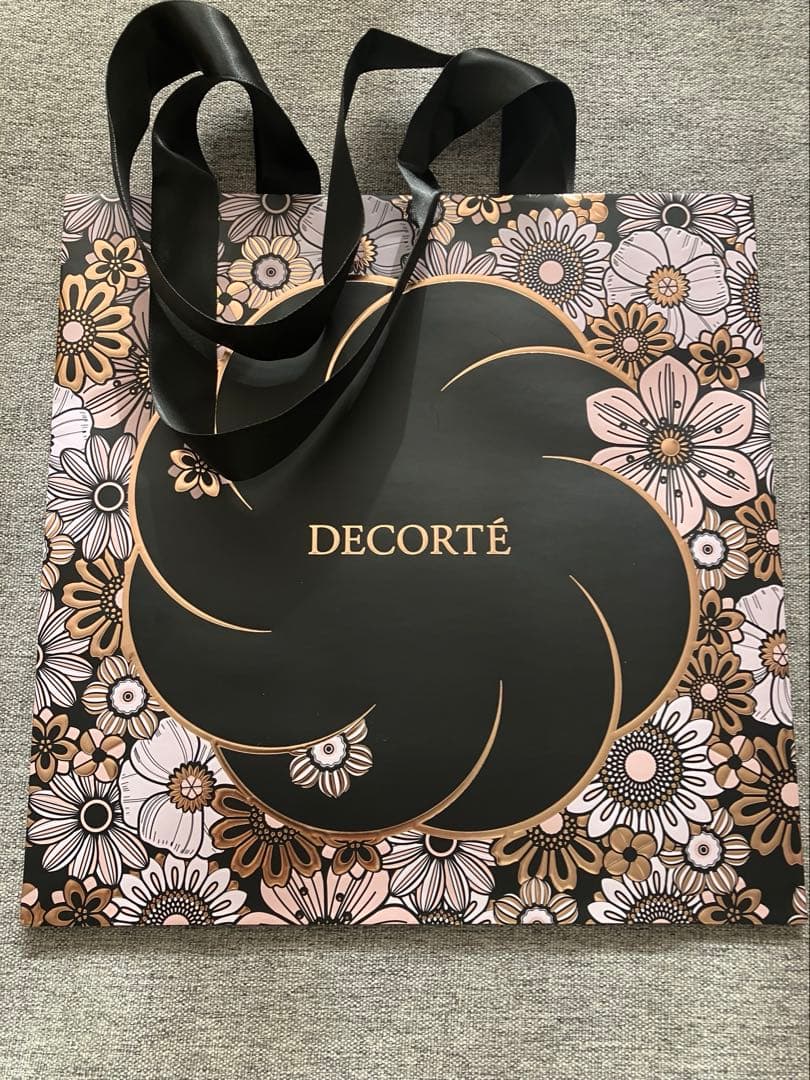 コスメデコルテ クリスマスコフレ 2025 エターナル ブルームコレクション