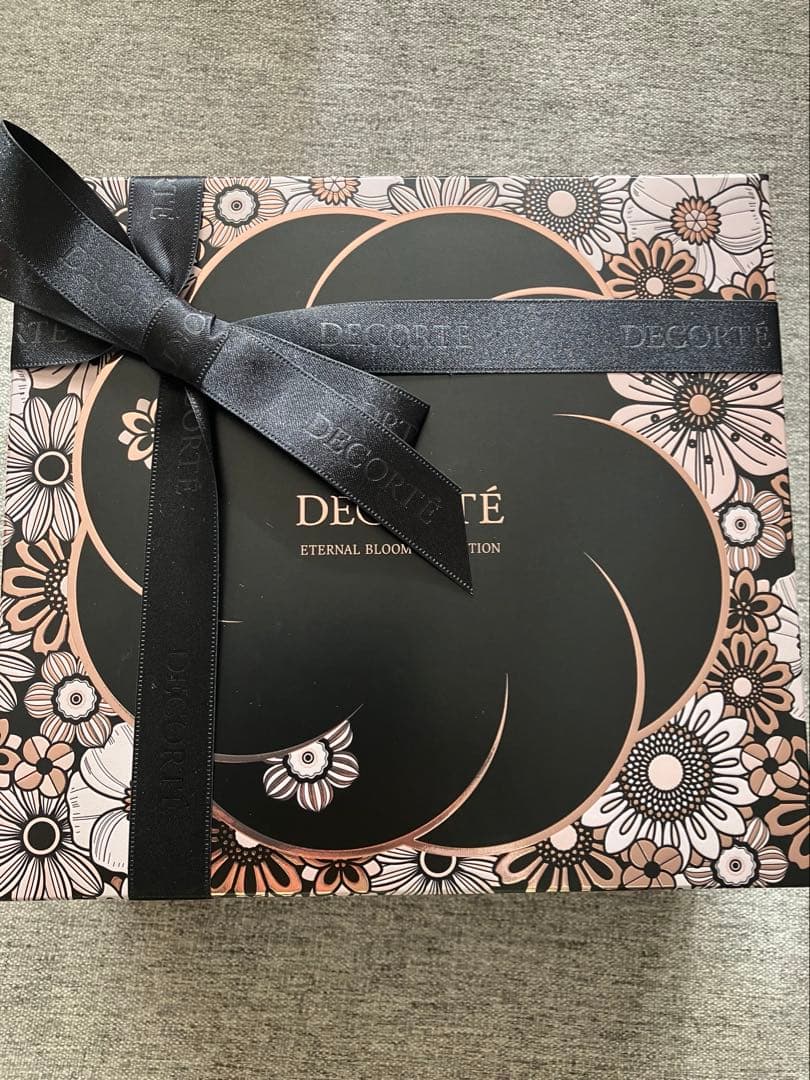 コスメデコルテ クリスマスコフレ 2025 エターナル ブルームコレクション