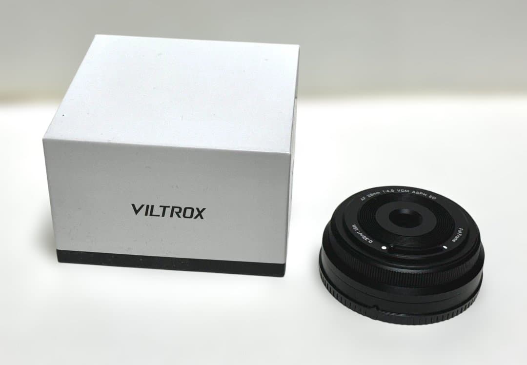 VILTROX AF 28mm f/4.5 レンズ（広角パンケーキレンズ）
