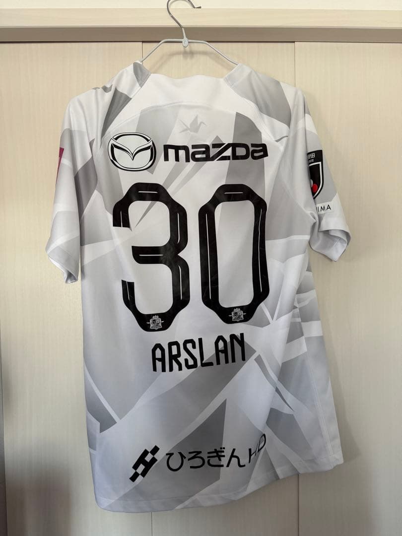 サンフレッチェ広島ユニホーム　トルガイアルスラン30 Lサイズ