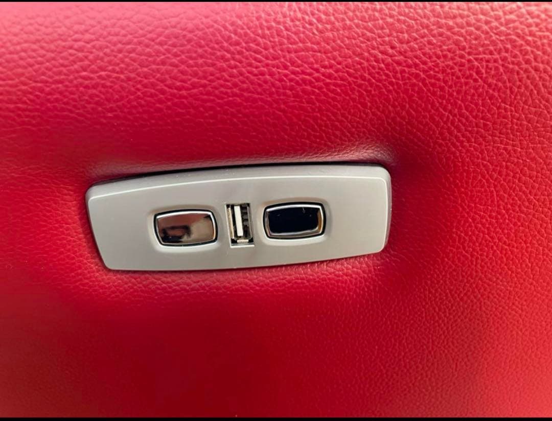 赤いレザーソファ ニトリ　Nストラス