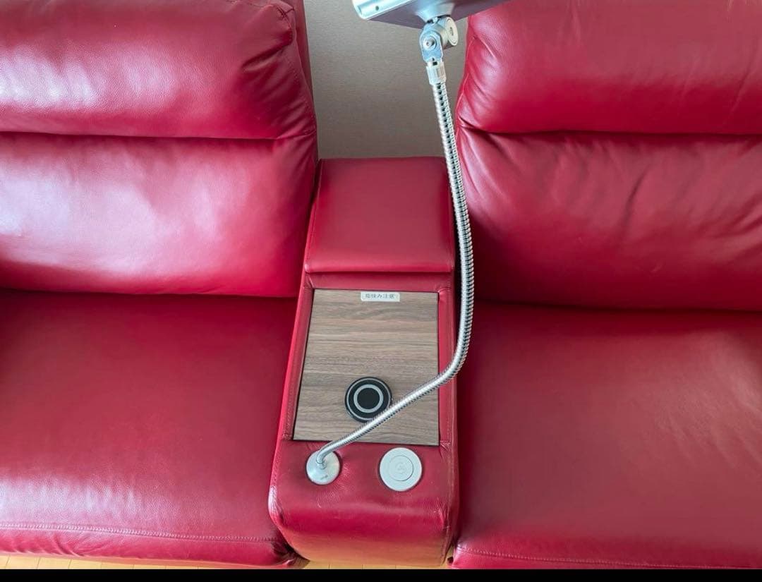 赤いレザーソファ ニトリ　Nストラス