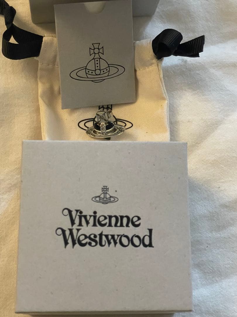 Vivienne Westwood 宇宙船デザインピアス
