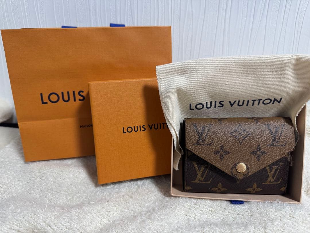 LOUIS VUITTON ポルトフォイユ・ヴィクトリーヌレディース三つ折り財布