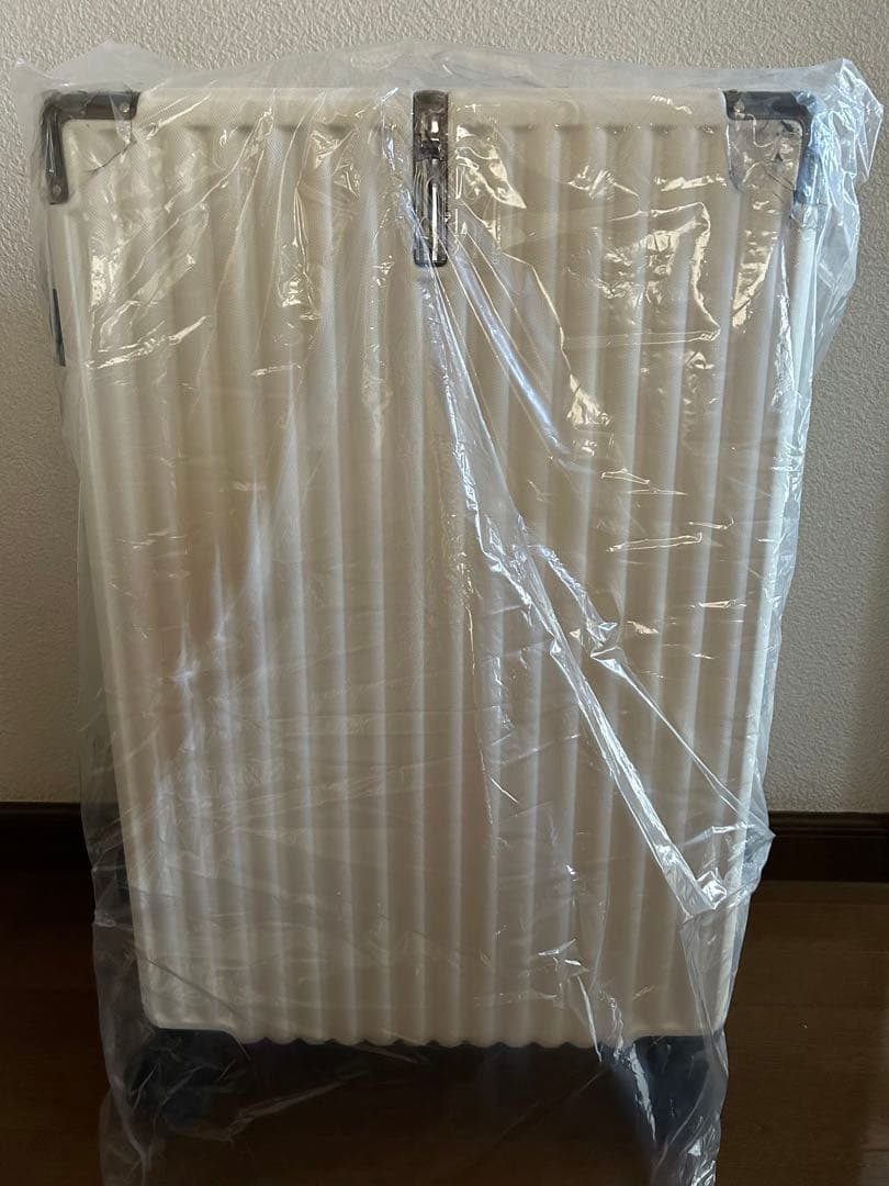 新品未使用未開封　スーツケースＬ　ホワイト