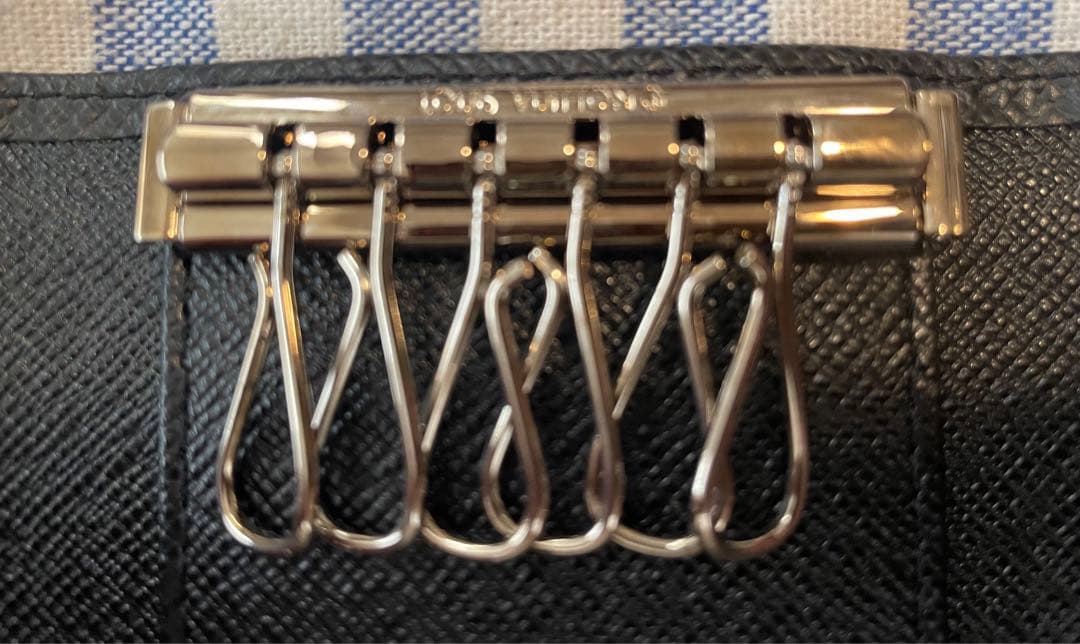 新品未使用箱付き　ルイ ヴィトン キーケース タイガ黒　ミュルティクレ6 正規品