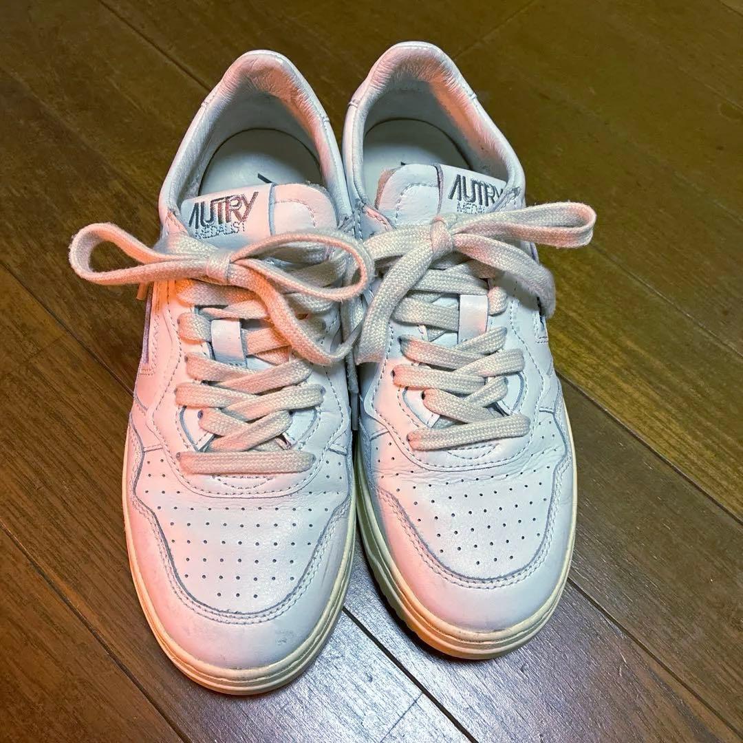 AUTRY MEDALIST LOW WOM WHITE スニーカー